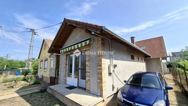 Eladó családi ház, Veresegyházon 180 M Ft, 6 szobás