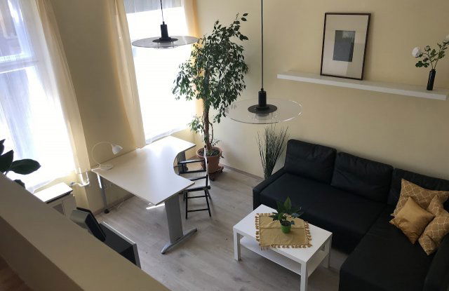 Kiadó téglalakás, albérlet, I. kerületben, Széna téren