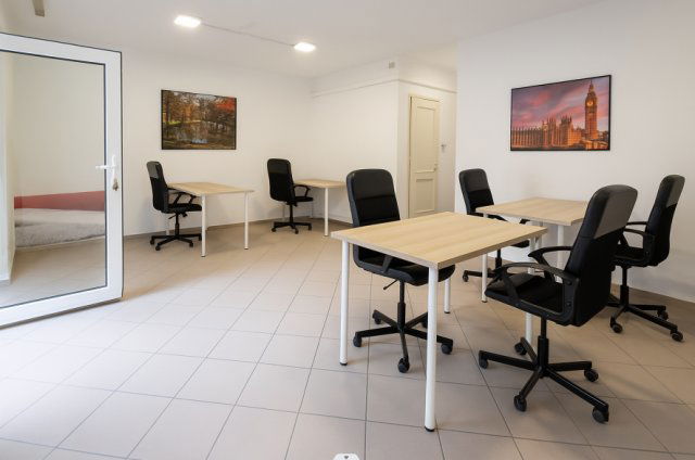 Kiadó iroda, Tatán 140 E Ft / hó / költözzbe.hu