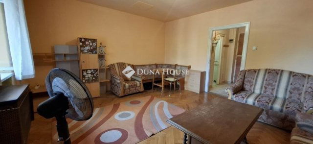 Eladó téglalakás, Pécsett 27.9 M Ft, 1 szobás