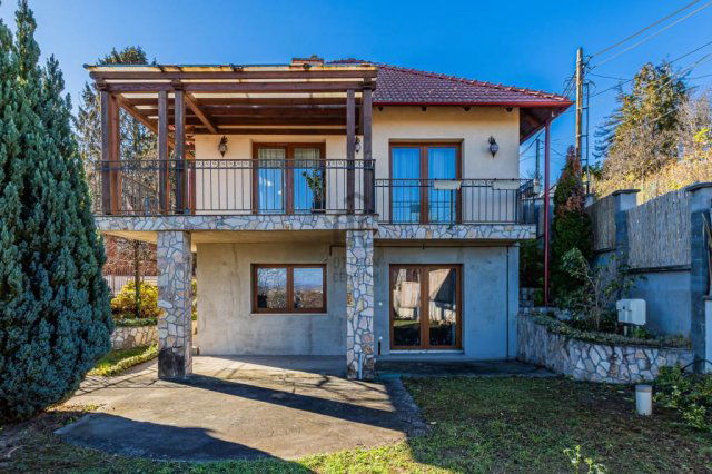 Eladó családi ház, Budakalászon 179.99 M Ft, 4 szobás