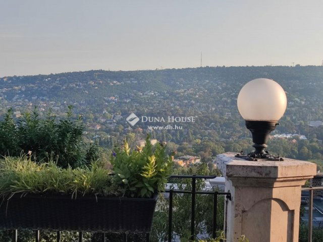Eladó családi ház, Budapesten, II. kerületben 1236.9 M Ft
