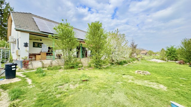 Eladó családi ház, Decsen 26.9 M Ft, 3 szobás