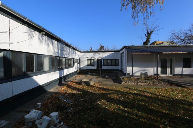 Eladó ipari ingatlan, Budapesten, XV. kerületben 374.9 M Ft