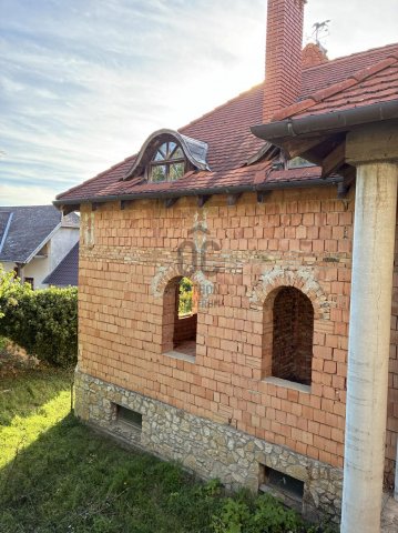 Eladó családi ház, Keszthelyen 85 M Ft, 7 szobás