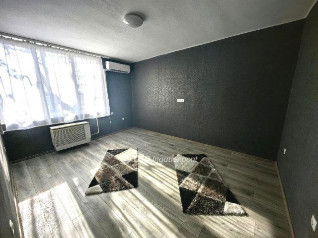 Eladó téglalakás, Kisújszálláson 25.5 M Ft, 1+1 szobás