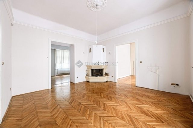 Eladó téglalakás, Budapesten, V. kerületben 219.9 M Ft, 4 szobás