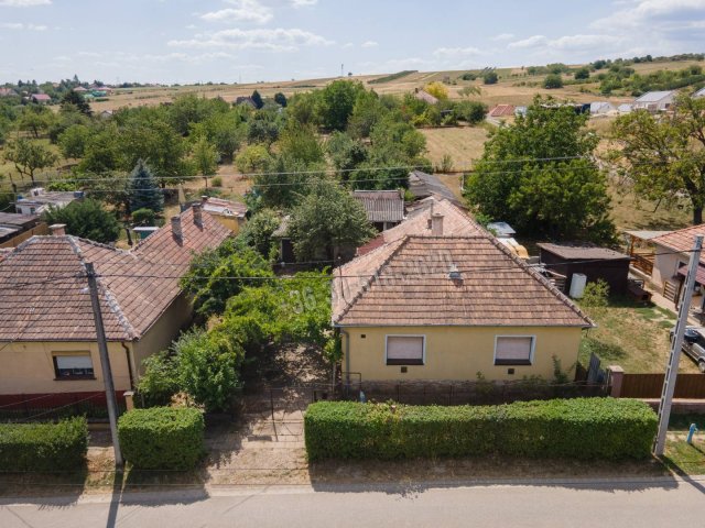 Eladó családi ház, Kosdon, Mikes Kelemen utcában 58.5 M Ft