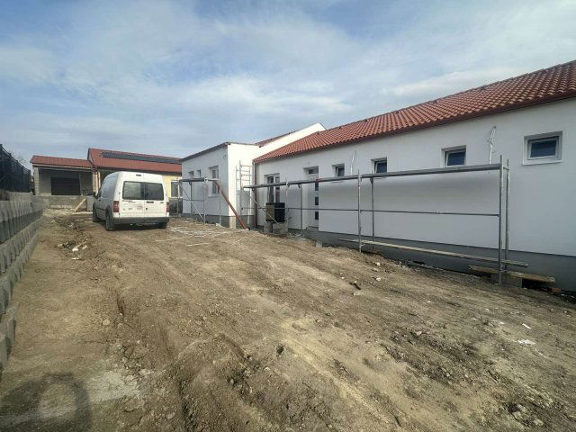 Eladó téglalakás, Várpalotán 67.9 M Ft, 3 szobás