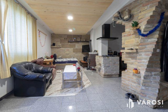 Eladó családi ház, Simontornyán 45.9 M Ft, 5 szobás