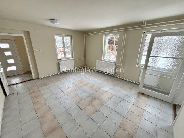 Eladó ipari ingatlan, Nyíregyházán 98 M Ft, 2+1 szobás