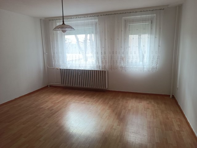 Eladó panellakás, Ajkán, Béke utcában 24.9 M Ft, 1 szobás