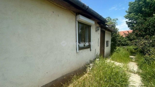 Eladó családi ház, Pilisen 32 M Ft, 2 szobás
