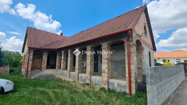 Eladó családi ház, Szellőn 49.9 M Ft, 5 szobás