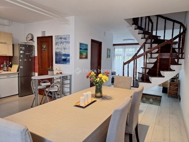 Eladó családi ház, Kecskeméten 126.9 M Ft, 5 szobás