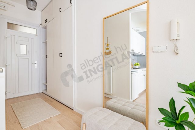 Eladó téglalakás, Budapesten, VIII. kerületben, Baross utcában