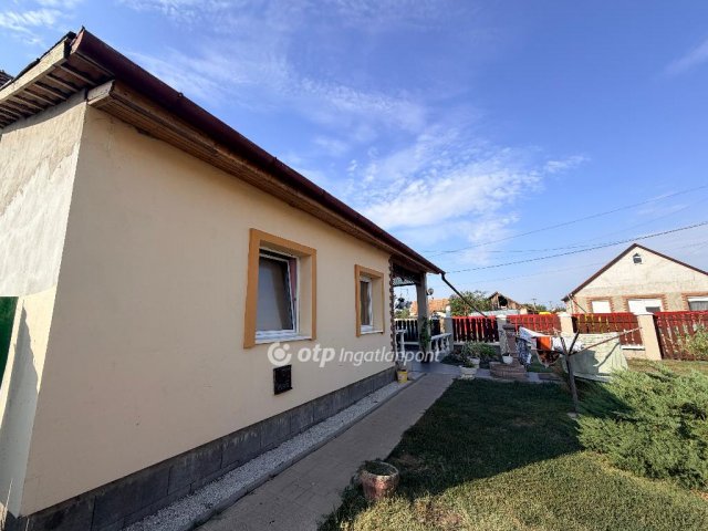 Eladó családi ház, Kabán 35 M Ft, 2+1 szobás