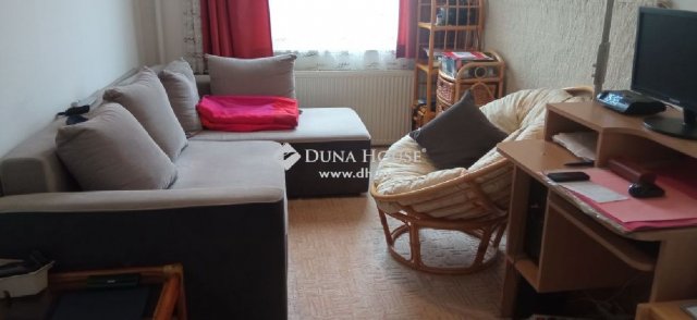 Eladó téglalakás, Mohácson 45.9 M Ft, 2+2 szobás