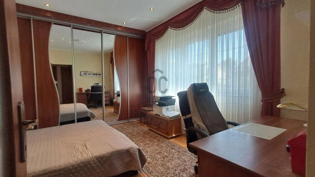 Eladó családi ház, Debrecenben 124.9 M Ft, 5 szobás