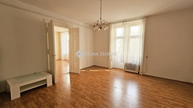 Eladó téglalakás, Budapesten, VI. kerületben 109.9 M Ft