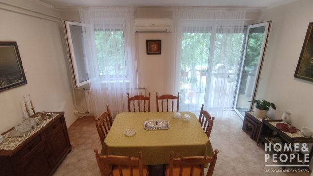 Eladó téglalakás, Szegeden 88 M Ft, 3 szobás