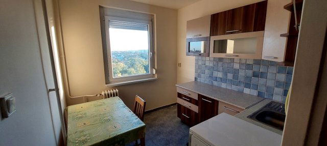 Kiadó panellakás, albérlet, Debrecenben 200 E Ft / hó, 3 szobás