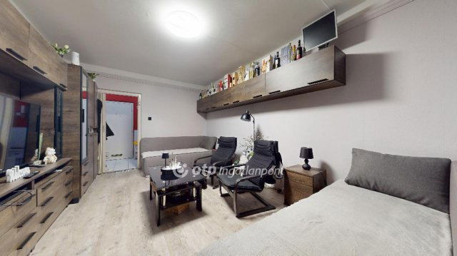 Eladó panellakás, Miskolcon 39.9 M Ft, 2+1 szobás