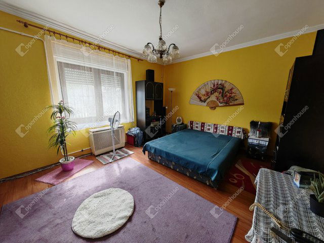 Eladó családi ház, Vecsésen 130 M Ft, 5 szobás