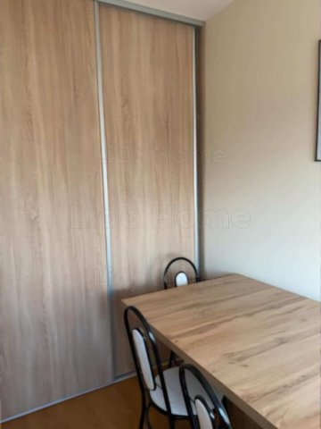 Kiadó téglalakás, albérlet, Győrött 180 E Ft / hó, 8 szobás