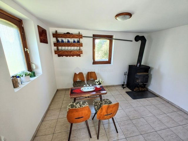 Eladó családi ház, Szegeden 27.5 M Ft, 2 szobás