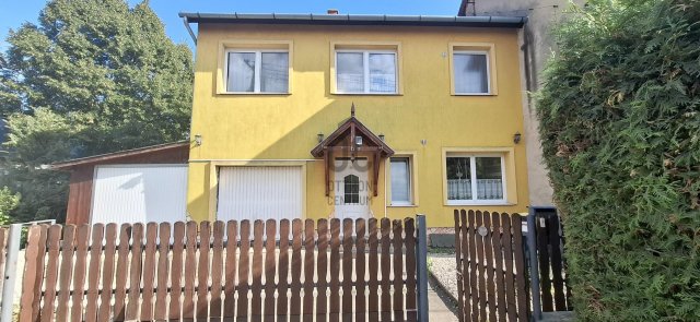 Eladó családi ház, Balatonakarattyán 124 M Ft, 5 szobás