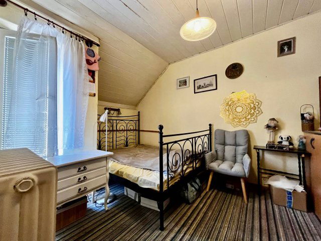 Eladó családi ház, Pécsett 64.9 M Ft, 3+1 szobás