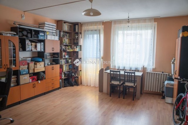 Eladó panellakás, Veszprémben 50 M Ft, 2 szobás