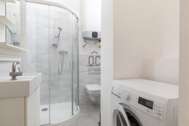 Eladó téglalakás, Budapesten, VII. kerületben 53.5 M Ft