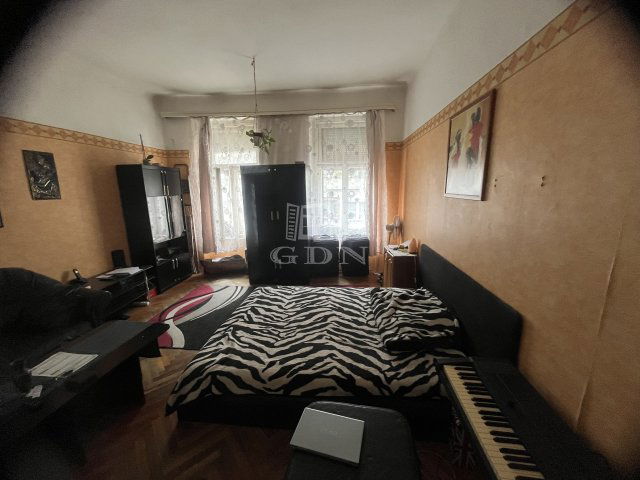 Eladó téglalakás, Budapesten, VIII. kerületben, Dugonics utcában
