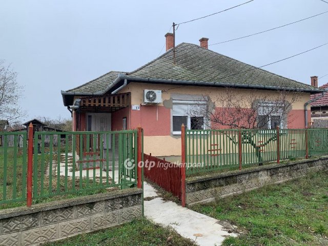 Eladó családi ház, Cibakházán 23.95 M Ft, 2 szobás