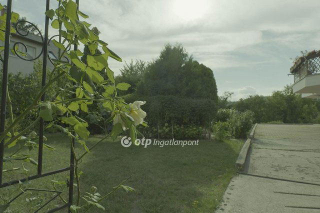 Eladó sorház, Budapesten, II. kerületben 299 M Ft, 2+2 szobás