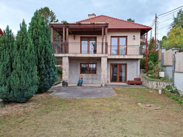 Eladó családi ház, Budakalászon 185 M Ft, 4 szobás