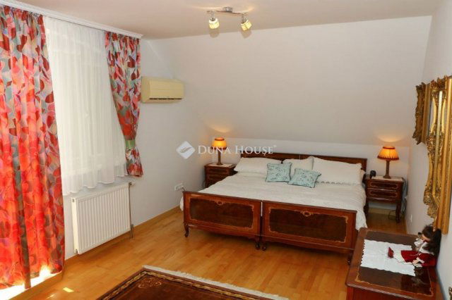 Eladó családi ház, Budaörsön 435 M Ft, 7 szobás