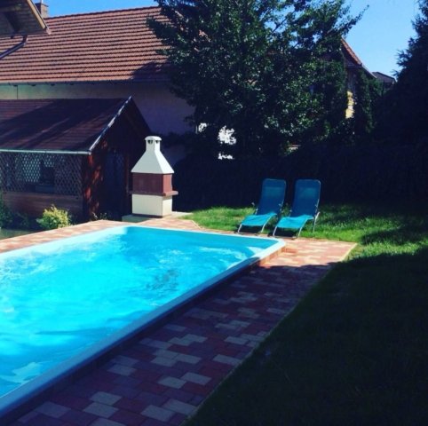 Eladó családi ház, Hévízen 105.76 M Ft, 16 szobás