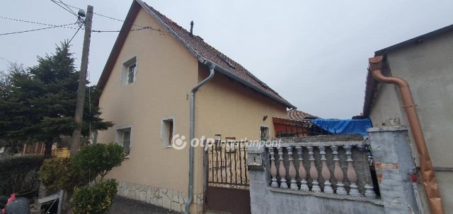 Eladó családi ház, Veszprémben 61.9 M Ft, 2+2 szobás