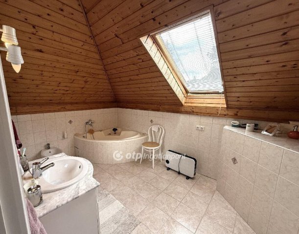 Eladó családi ház, Budaörsön 229 M Ft, 4 szobás