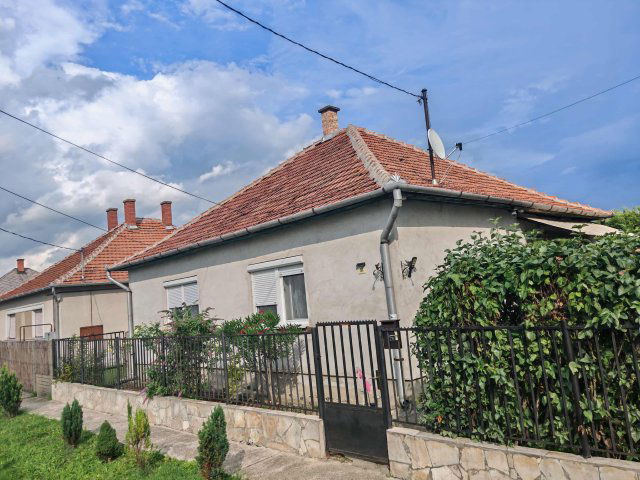 Eladó családi ház, Balmazújvárosban 42.99 M Ft, 1+2 szobás