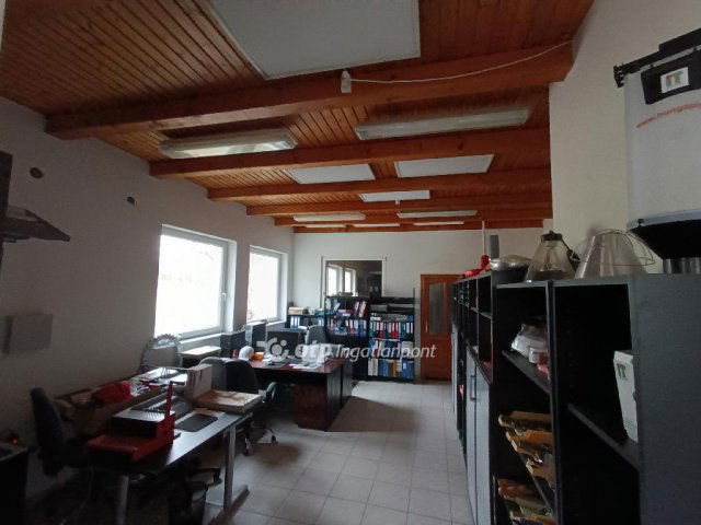 Eladó ipari ingatlan, Herceghalomon 83 M Ft / költözzbe.hu