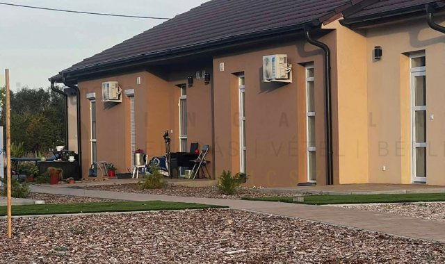 Eladó téglalakás, Tiszaszigeten 37.5 M Ft, 2 szobás