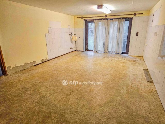 Eladó családi ház, Székesfehérvárott 140 M Ft, 7 szobás