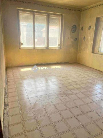 Eladó családi ház, Makón 10.99 M Ft, 2 szobás