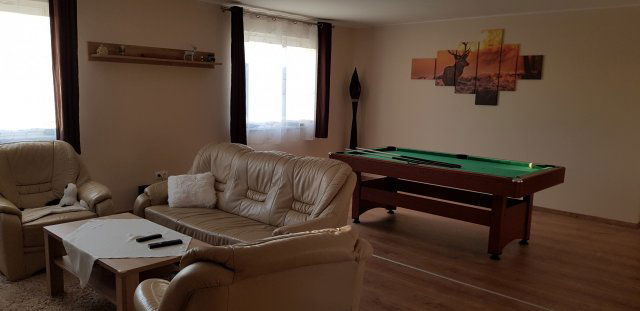 Eladó családi ház, Balatonfűzfőn 270 M Ft, 5+4 szobás