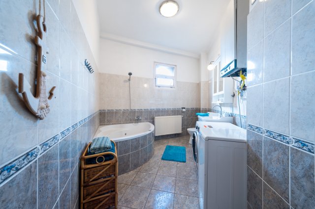 Eladó téglalakás, Budapesten, VIII. kerületben 108.5 M Ft