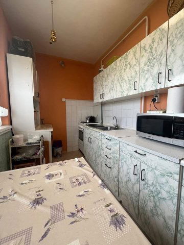 Eladó panellakás, Kecskeméten 38.4 M Ft, 2 szobás